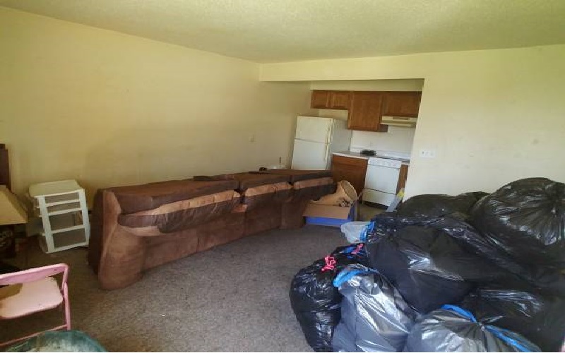 glasgow-de-delaware-trash-demolition-cleanout-clean-out-debris-removal-couch-removal